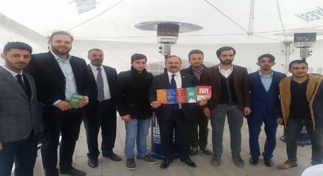 '16 Nisan Türkiye'nin geleceğine açılan kapıdır'