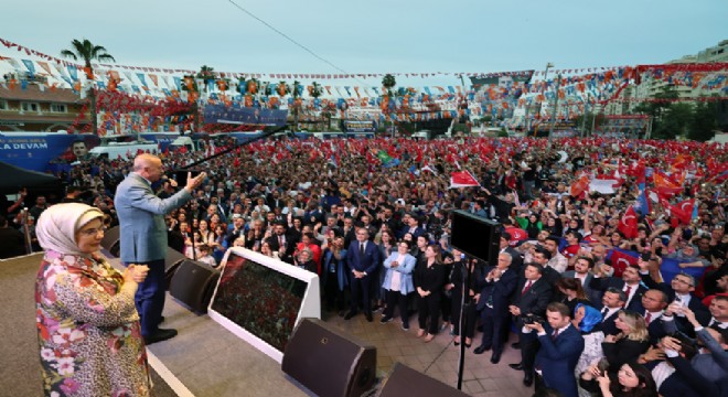 '21 yıldır sadece eser ve hizmet siyaseti yaptık'