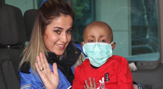 'Anne şefkati' onu yılın polisi yaptı