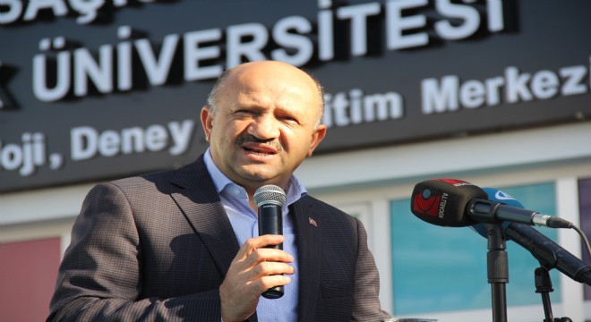 'Atatürk'e dil uzatmak hiç kimsenin haddi değildir