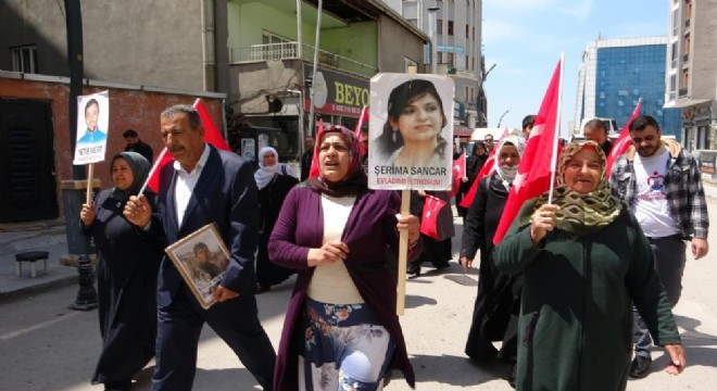 'Biz evladımızı istiyoruz, onlar ise oy'