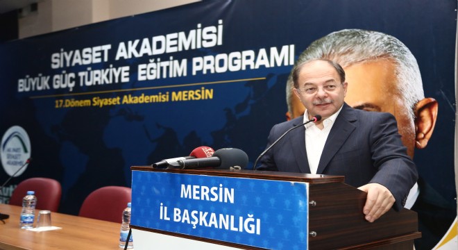 ''Biz siyaseti insan için yapıyoruz''