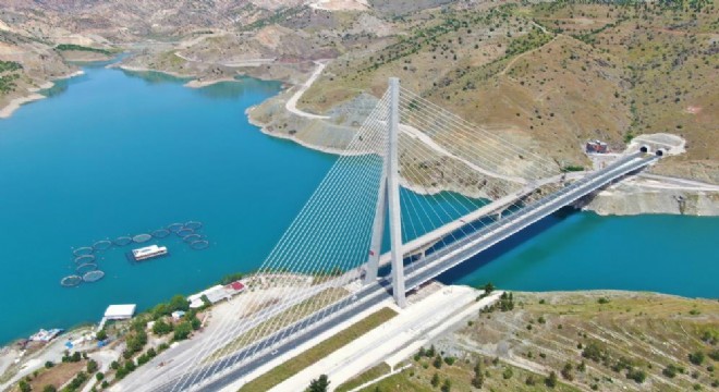 'Fırat'ın gerdanlığı' Kömürhan Köprüsü