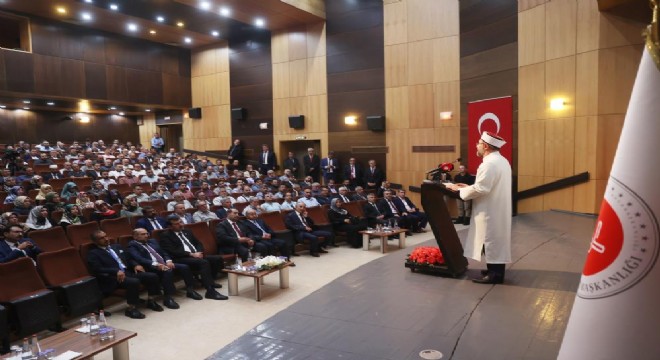 'İnsanlığın geleceğine hizmet gayesiyle çalışıyoruz'