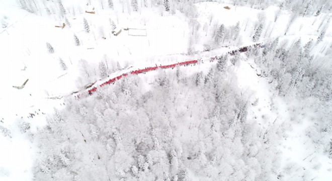 'Kim bu cennet vatanın uğruna olmaz ki feda'