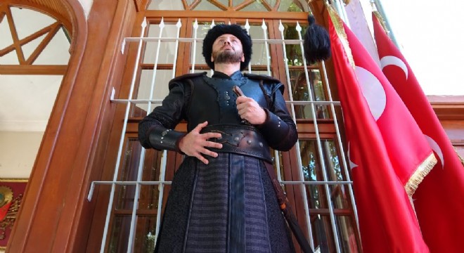 Osman Gazi Türbesi'nde saygı nöbeti başladı