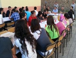 Askerden öğrencilere moral yemeği