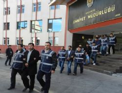 Karayazı'da terör operasyonu: 10 gözaltı
