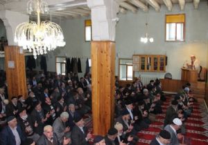 Pasinler'de 2 bin 750 hatim indirildi