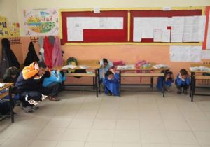 Deprem gerçeğini tatbikatla öğrendiler