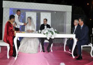 Yağız Ailesi'nin mutlu günü