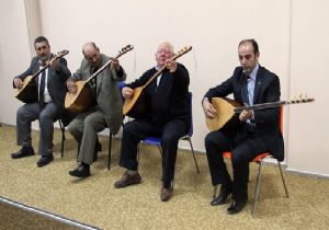 Aşıklar üniversitelilerle buluştu