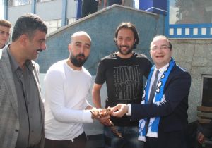 Hacımüftüoğlu'ndan Erzurumspor'a şampiyonluk ikramı