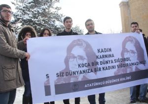 Üniversiteliler Özgecan için tek yürek oldu