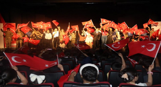 15 Temmuz Destanını sahneye taşıdılar