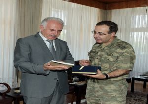 Korgeneral Başoğlu Koçak'a veda etti