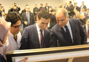 Bakan Ala'yı duygulandıran hediye