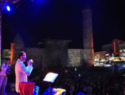 Gökçe hayranlarıyla buluştu