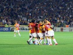 Galataray penaltıyla öne geçti:3-2
