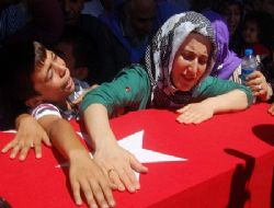 Şanlıurfalı şehit ağıtlarla uğurlandı 