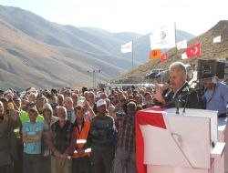 ‘Bayrak şehitlerimizin emaneti'