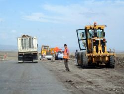 Erzurum yolu yenileniyor