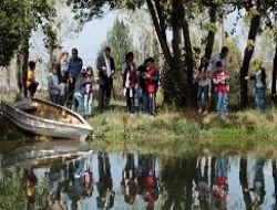 Çocuklara oltabalıkçılığı eğitimi
