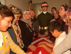 ‘Bayrakla gönderdik, bayrakla geldi'
