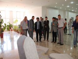 Atıklar sanat eserine dönüştü