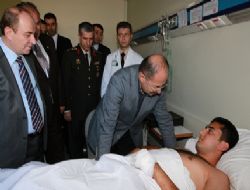 Akdağ askerleri ziyaret etti