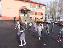 Okullara asfalt desteği