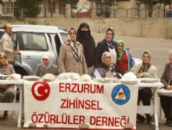 Zihinsel Özürlüler Derneği'nden Kermes