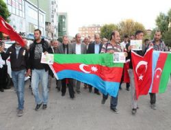 ‘Salladığı parmak gözüne girecektir'