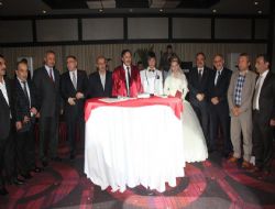 Barlak Ailesi'nin mutlu günü 