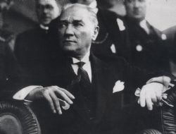 ‘Büyük Önderi saygıyla anıyoruz'