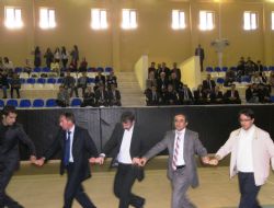 Narman'da halaylı kutlama