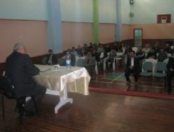 Cezaevi'nde din konferansı