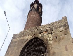 Saat Kulesi'ne Dadaş dikkati…