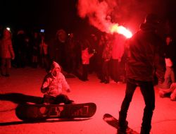 Ateş etrafında saatlerce dans ettiler