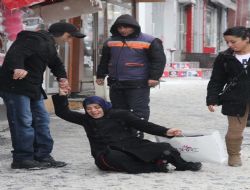 ‘Erzurum'da ayakta kalmak zor'