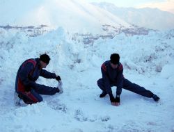 Doğu'da sporcunun da işi zor