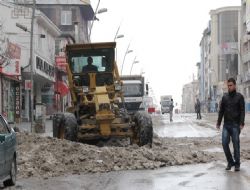 66 köy yolu ulaşıma kapandı 
