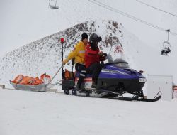 JAK ekipleri hayat kurtardı