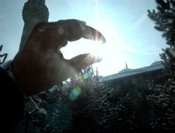 Kar 121 köy yolunu kapattı