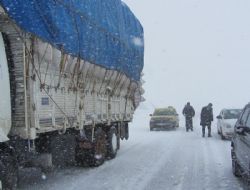 Kaymakam imdatlarına koştu