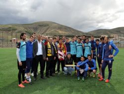 Bayburtspor'dan Düzyurt spor'a tatlı karşılama