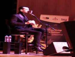 Önce panel, sonra konser