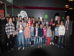 50 engelli öğrenci sinema keyfi yaşadı