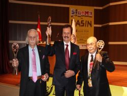 Kolçak'a onur ödülü