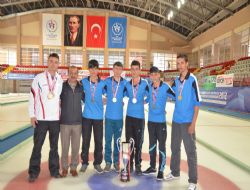 Şampiyonluğun gururunu yaşadılar